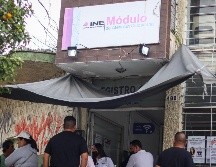 La falta de tiempo fue uno de los factores que llevó a varios ciudadanos a postergar sus trámites para renovar o sacar su credencial de elector, al grado de esperar hasta el último fin de semana para hacerlo. EL INFORMADOR / H. Figueroa