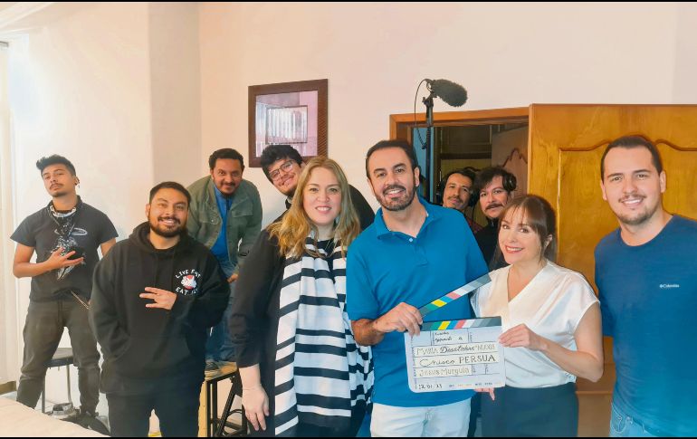 Karyme Lozano (blusa blanca) se dice satisfecha con la producción de esta película y sabe que gustará al público mexicano. CORTESÍA