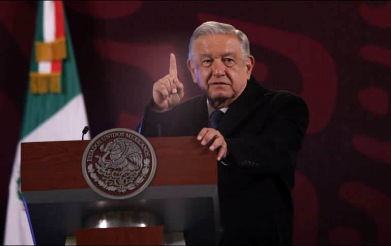 Según Andrés Manuel López Obrador, el proyecto para el tren de pasajeros México-Querétaro ayudará a liberar la carretera que conecta a ambas entidades, que ya está saturada. SUN / ARCHIVO