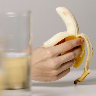 ¿Qué pasa si me como un plátano en ayunas?