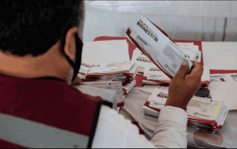 El programa social Pensión del Bienestar ha anunciado actualizaciones significativas en relación con sus tarjetas. EL INFORMADOR/ ARCHIVO.