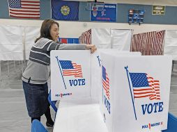 Los centros de votación se preparan para recibir a los electores el día de hoy en New Hampshire. EFE
