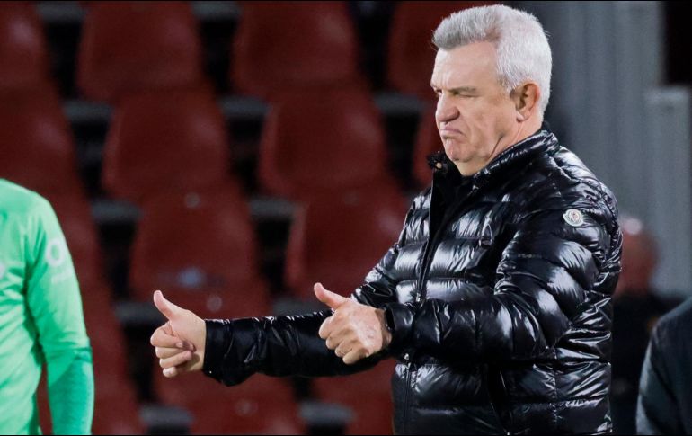 JAVIER AGUIRRE. El director técnico del Real Mallorca tiene una de las pruebas más difíciles de esta temporada. EFE / ARCHIVO