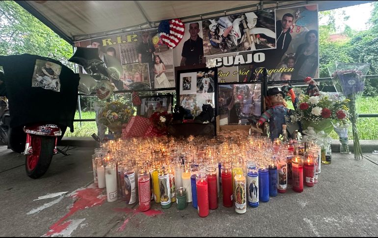 Este memorial fue colocado en el lugar del siniestro en homenaje al fallecido. AP/J. Offenhartz