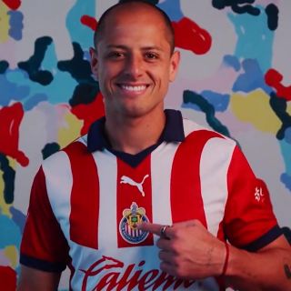 ¡Oficial! Chivas le da la bienvenida a Chicharito Hernández