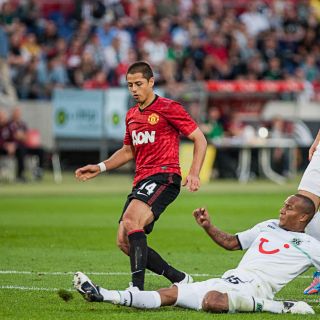 Manchester United le desea suerte a Chicharito, que regresa a Chivas