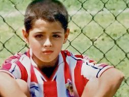 “Chicharito” se formó en el Rebaño y ahora regresa a lo que llama “su todo”. ESPECIAL/Chivas