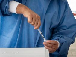 Expertos consideraron que los casos de COVID-19 en México se mantienen estables ante la temporada invernal, pero alertaron que la variante JN.1, denominada Pirola llegará con fuerza a México. SUN / ARCHIVO