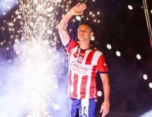 El “Chicharito” se dijo feliz de estar de regreso en el Guadalajara. EL INFORMADOR/ A. NAVARRO.
