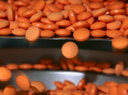 El complejo B abarca varias vitaminas, cada una de ellas cumple funciones específicas y colabora en procesos vitales. AP / ARCHIVO