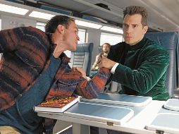 El actor Henry Cavill -a la derecha-le da vida a “Argylle”, en el filme dirigido por Matthew Vaughn. CORTESÍA