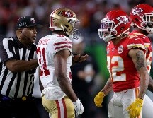 Kansas City saltará al terreno de juego con su tradicional uniforme rojo; en tanto se prevé que San Francisco vaya vestido de blanco. AFP/ ARCHIVO.