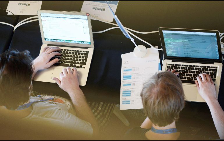 Una Inteligencia Artificial no puede actuar sin regulación, ética y leyes que la encaminen al uso responsable y benéfico para la sociedad. EFE/ ARCHIVO