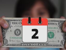 De acuerdo con un reporte del medio Bloomberg, el dólar comenzó la jornada de hoy por arriba de los 17 pesos. AFP / ARCHIVO