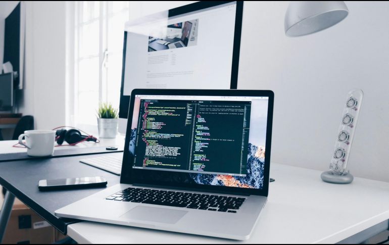 El internet es indispensable en nuestras vidas diarias. ESPECIAL/ Foto de Christopher Gower en Unsplash