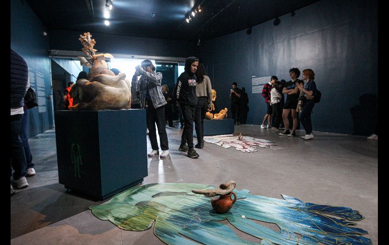 En el Museo de Arte de Zapopan (MAZ) se inauguró este viernes 2 de febrero la exposición “Volví a ser vasija, volví a ser animal, volví a ser planta, volví a ser tiempo” de la dupla artística RojoNegro conformada por Noé Martínez y María Sosa. EL INFORMADOR / H. Figueroa