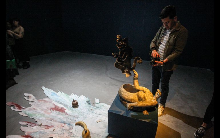 En el Museo de Arte de Zapopan (MAZ) se inauguró este viernes 2 de febrero la exposición “Volví a ser vasija, volví a ser animal, volví a ser planta, volví a ser tiempo” de la dupla artística RojoNegro conformada por Noé Martínez y María Sosa. EL INFORMADOR / H. Figueroa