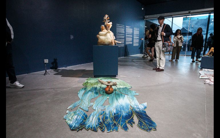 En el Museo de Arte de Zapopan (MAZ) se inauguró este viernes 2 de febrero la exposición “Volví a ser vasija, volví a ser animal, volví a ser planta, volví a ser tiempo” de la dupla artística RojoNegro conformada por Noé Martínez y María Sosa. EL INFORMADOR / H. Figueroa