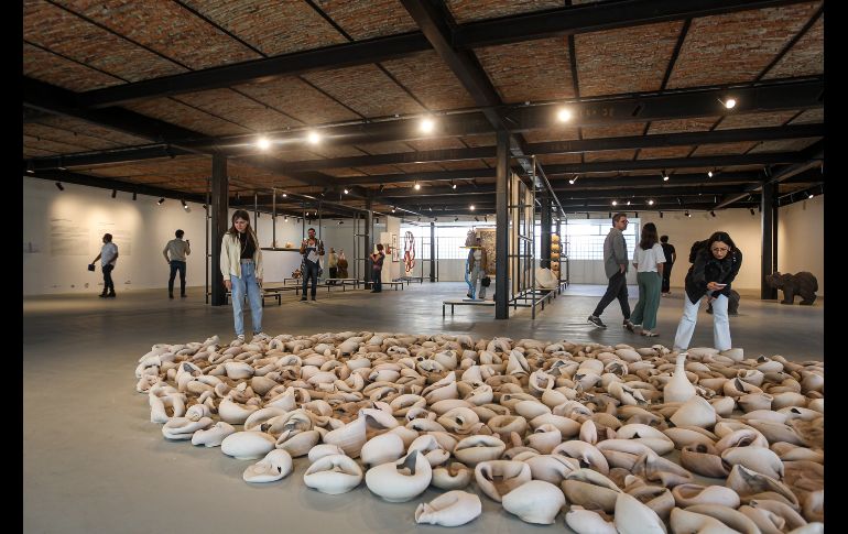 “Convergencias/Divergencias” invita a descubrir un lenguaje visual desarrollado desde una colectividad de artistas conceptualmente heterogéneos, que convierten un supuesto abismo, en un mítico paisaje. EL INFORMADOR / H. Figueroa