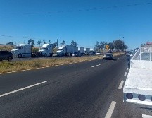 La manifestación se concentra en el kilómetro 40 de la carretera Guadalajara-Colima. ESPECIAL