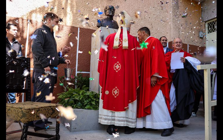 La misa fue ofrecida para todos los joyeros de la ciudad, sus familias y los hijos ausentes, la cual fue transmitida en vivo por María Visión y oficiada ante un templo abarrotado de creyentes. EL INFORMADOR / H. Figueroa