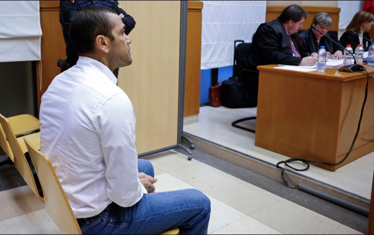 DANI ALVES. El jugador de 40 años fue acusado de agredir a la mujer en el baño de una exclusiva discoteca de Barcelona en la madrugada del 31 de diciembre de 2022. AP / A. Estévez