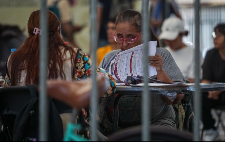 Se hacen entrega de las primeras Tarjetas Mujeres con Bienestar. INF/ARCHIVO