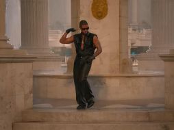 ¿Dónde está Usher? A unos días del Halftime Show el artista está perdido en el nuevo corto de Apple Music. ESPECIAL / YouTube Apple Music