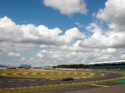El circuito de Silverstone, de 5.8 km y 18 curvas, es uno de los iconos del automovilismo mundial. AFP / ARCHIVO