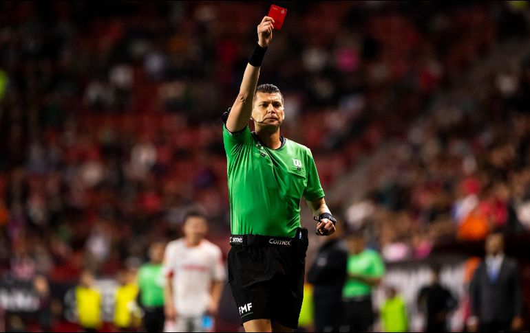 Según el diario Telehgraph, se eligió el color azul sobre el propuesto naranja, ya que podría haber confusión entre las que ya se utilizan. IMAGO7