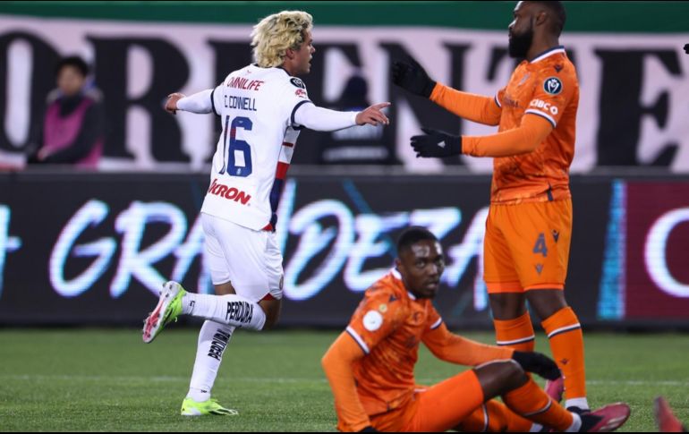 Canteranos debutantes, goleadores inéditos, primeras oportunidades y cuestiones por corregir es lo que dejó el viaje del Rebaño por Canadá. ESPECIAL/ Chivas.