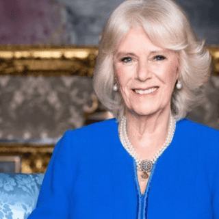 El rey Carlos III está "extremadamente bien" de salud a pesar del cáncer, asegura Camila