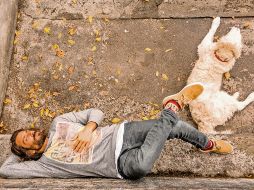 Román Mosteiro, con su mejor amigo Golfo. CORTESÍA