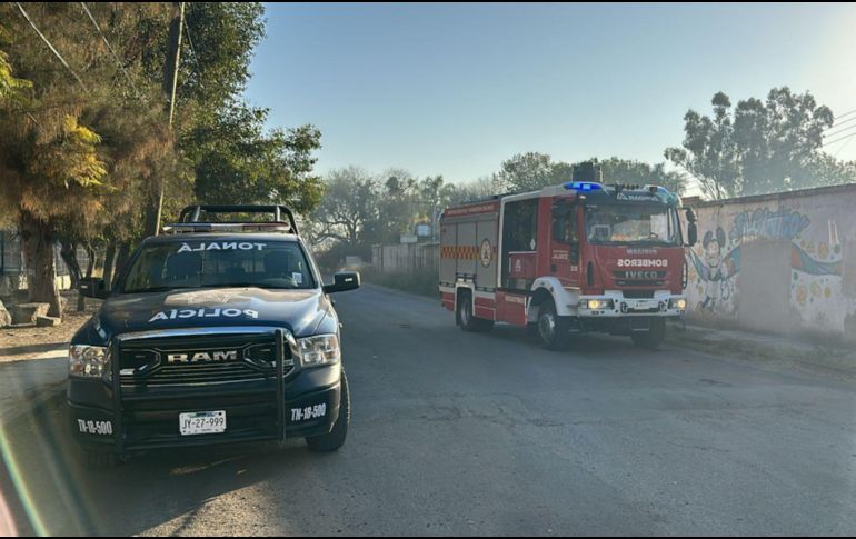 Personal de los tres niveles de gobierno brindó atención en el lugar, en donde realizaron maniobras para el control de la fuga. ESPECIAL / UEPCBJ