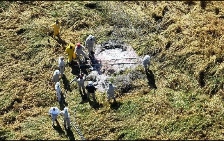 Alrededor de las 12:00 del día, la Unidad Estatal de Protección Civil y Bomberos de Jalisco informó que la fuga de combustible fue contenida. ESPECIAL / UEPCBJ