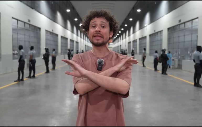 Luisito Comunica está siendo criticado en redes por los comentarios en su nuevo video en el que se describe la megacarcel de El Salvador. ESPECIAL / YouTube Luisito Comunica