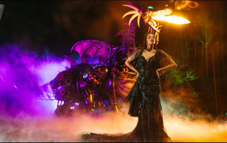 Vestido de novia de 'Maléfica', inspirado en la villana de 'La Bella Durmiente', durante la presentación de la 