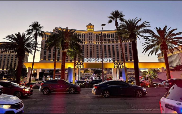 La calle más emblemática de la ciudad del pecado se convirtió en un verdadero estacionamiento gracias a las fuertes medidas de seguridad y viales. EL INFORMADOR.