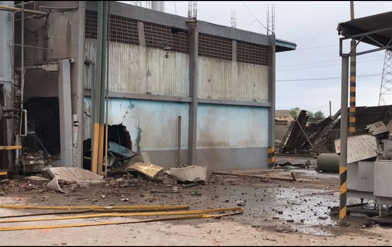 Elementos de PC estatal y del municipio informaron que cerraron las válvulas de los tanques y líneas de amoniaco. ESPECIAL / UEPCBJ