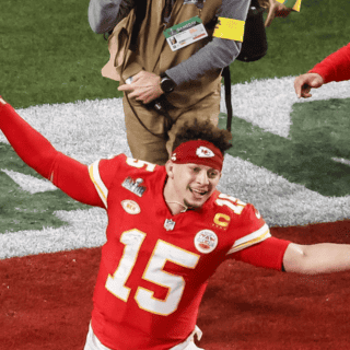 Patrick Mahomes está cerca de alcanzar a Tom Brady en ESTO tras ser campeón de NFL