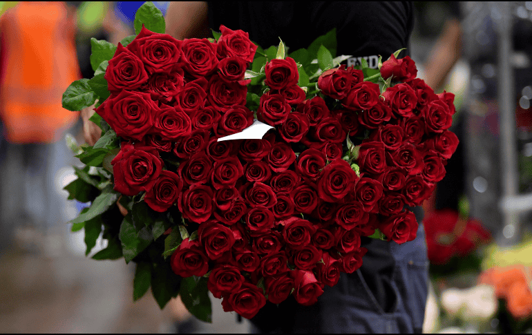 La llegada del Día del Amor también trae consigo una complejidad emocional y financiera que va más allá de los corazones de papel y las cajas de bombones. EFE / B. De Marchi
