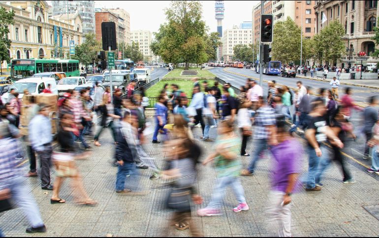 El llegar tarde a nuestro trabajo puede tener consecuencias poco favorables. ESPECIAL/Foto de mauro mora en Unsplash