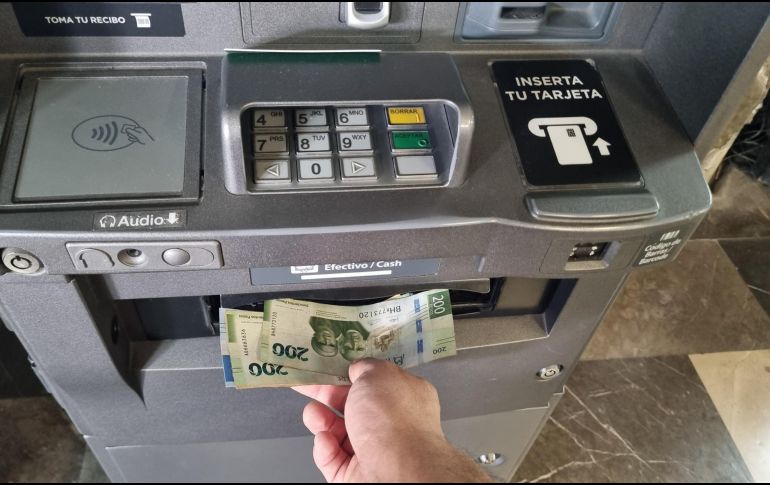 La Pensión Bienestar se puede retirar en diversas sucursales como el Banco del Bienestar u otros cajeros automáticos. EL INFORMADOR/ ARCHIVO.