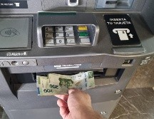 El próximo lunes, aquellos que requieran realizar operaciones bancarias podrán acudir a las sucursales.  EL INFORMADOR/ ARCHIVO