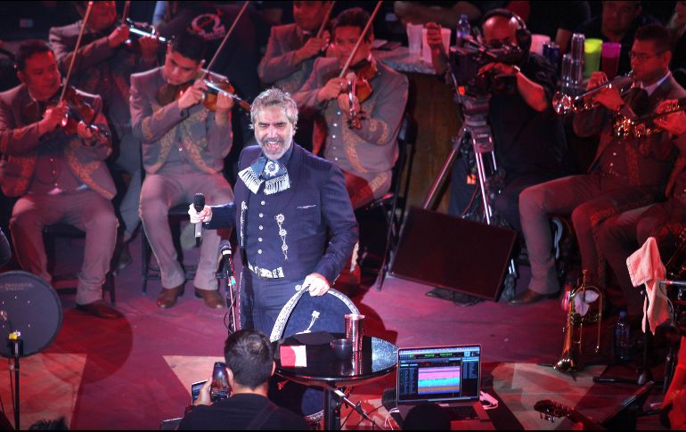 Además de las entradas, los ganadores podrán convivir con el intérprete de “Me dedique a perderte” y tomarse una foto con él. EL INFORMADOR / ARCHIVO