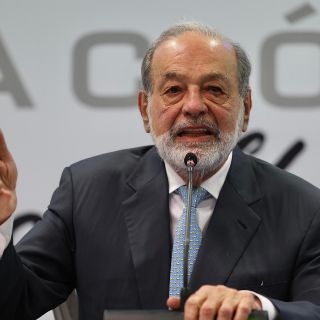 Carlos Slim rechaza favoritismo de López Obrador y afirma que Telmex "ya no es negocio"