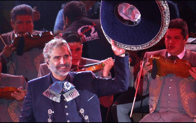 Además de las entradas, los ganadores podrán convivir con el intérprete de “Me dedique a perderte” y tomarse una foto con él. EL INFORMADOR / ARCHIVO