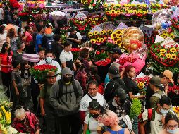 El love bombing no distingue género ni edad, lo importante es no normalizar su ciclo para evitar generar dependencia a la pareja. SUN/ ARCHIVO.
