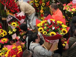 De acuerdo con la Comisión Nacional para la Protección y Defensa de los Consumidores, el 79 por ciento de las personas en la perla tapatía son las que celebran dicha celebración. EFE / M. Guzmán
