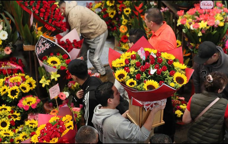 De acuerdo con la Comisión Nacional para la Protección y Defensa de los Consumidores, el 79 por ciento de las personas en la perla tapatía son las que celebran dicha celebración. EFE / M. Guzmán